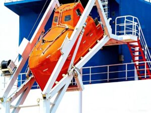 ABS approval 10.9M of 68 persons Tanker Version Freefall Lifeboat With Free Fall Lifeboat Davit