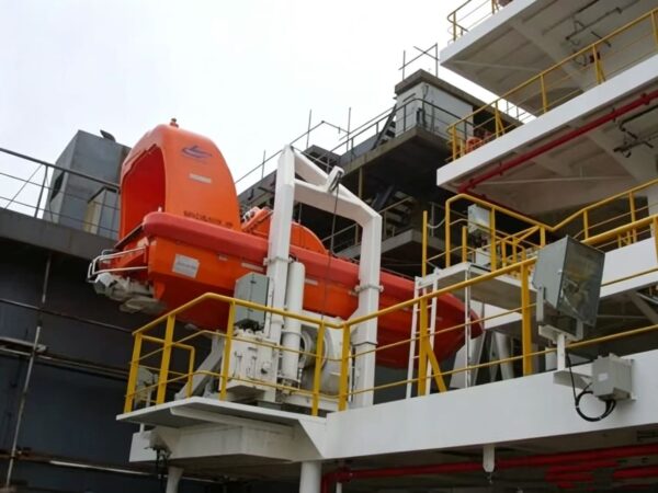 170KN Hydraulic Luffing Arm Type davit
