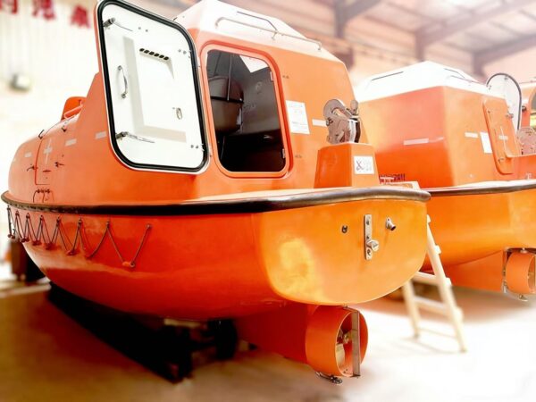 51 Persons of 7.0m ABS approval Fire-proof F.R.P Totally Enclosed Lifeboat