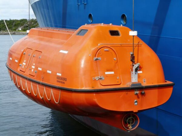 58 Persons of 7.5m ABS approval Fire-proof F.R.P Totally Enclosed Lifeboat